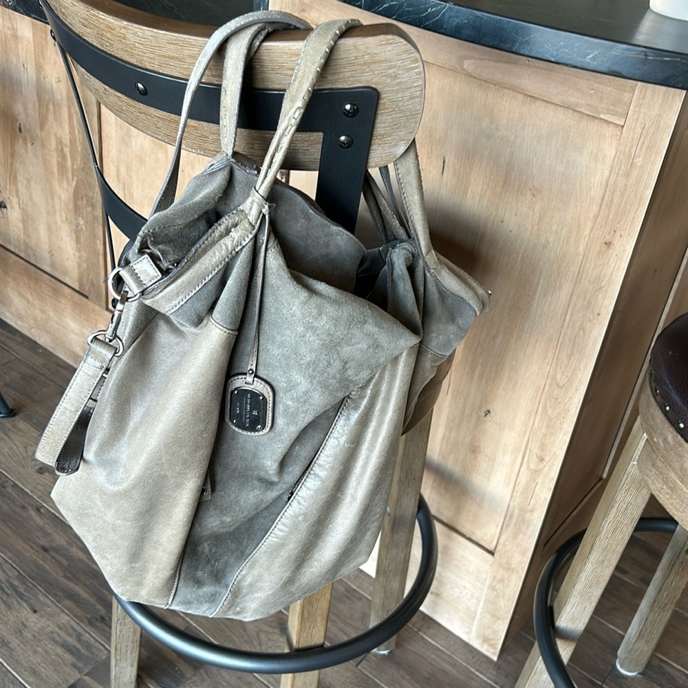 BCBGMAXAZRIA-Vintage HoBo Bag- BEAUTIFUL- EUC